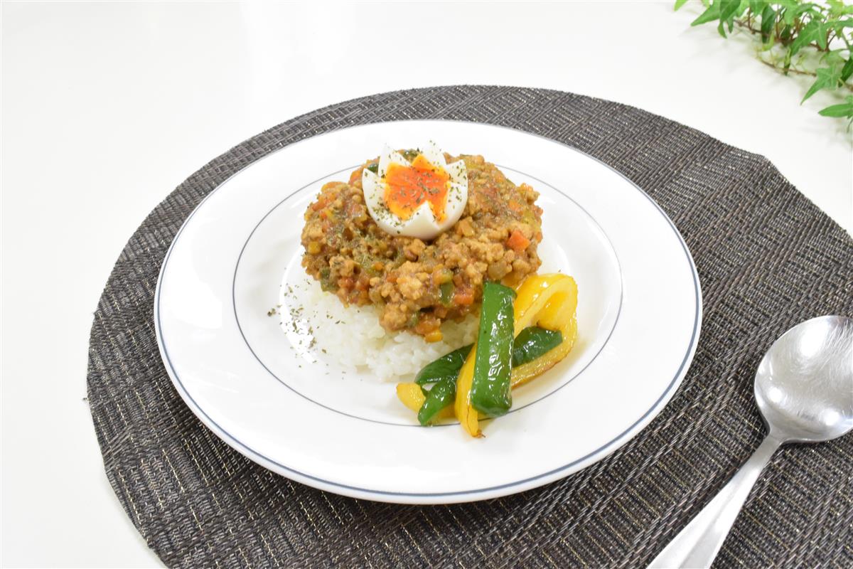 色鮮やか　パプリカのキーマカレーの紹介記事