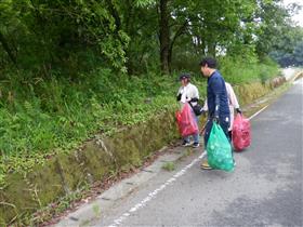 ゴミ拾い