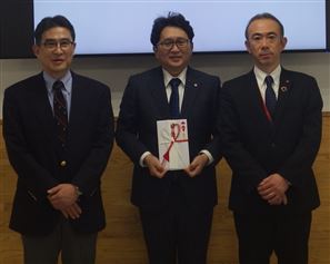 学校図書寄贈式